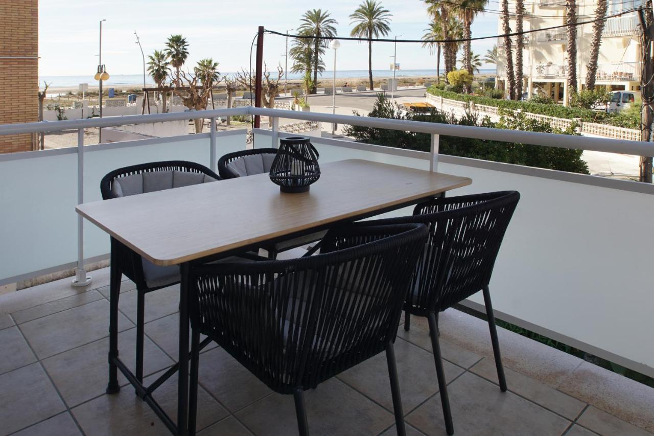 Beach Club House Lejlighed Castelldefels Eksteriør billede
